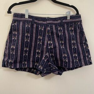 GAP City Shorts with Mid‎ Rise and Southwest Pattern - 10